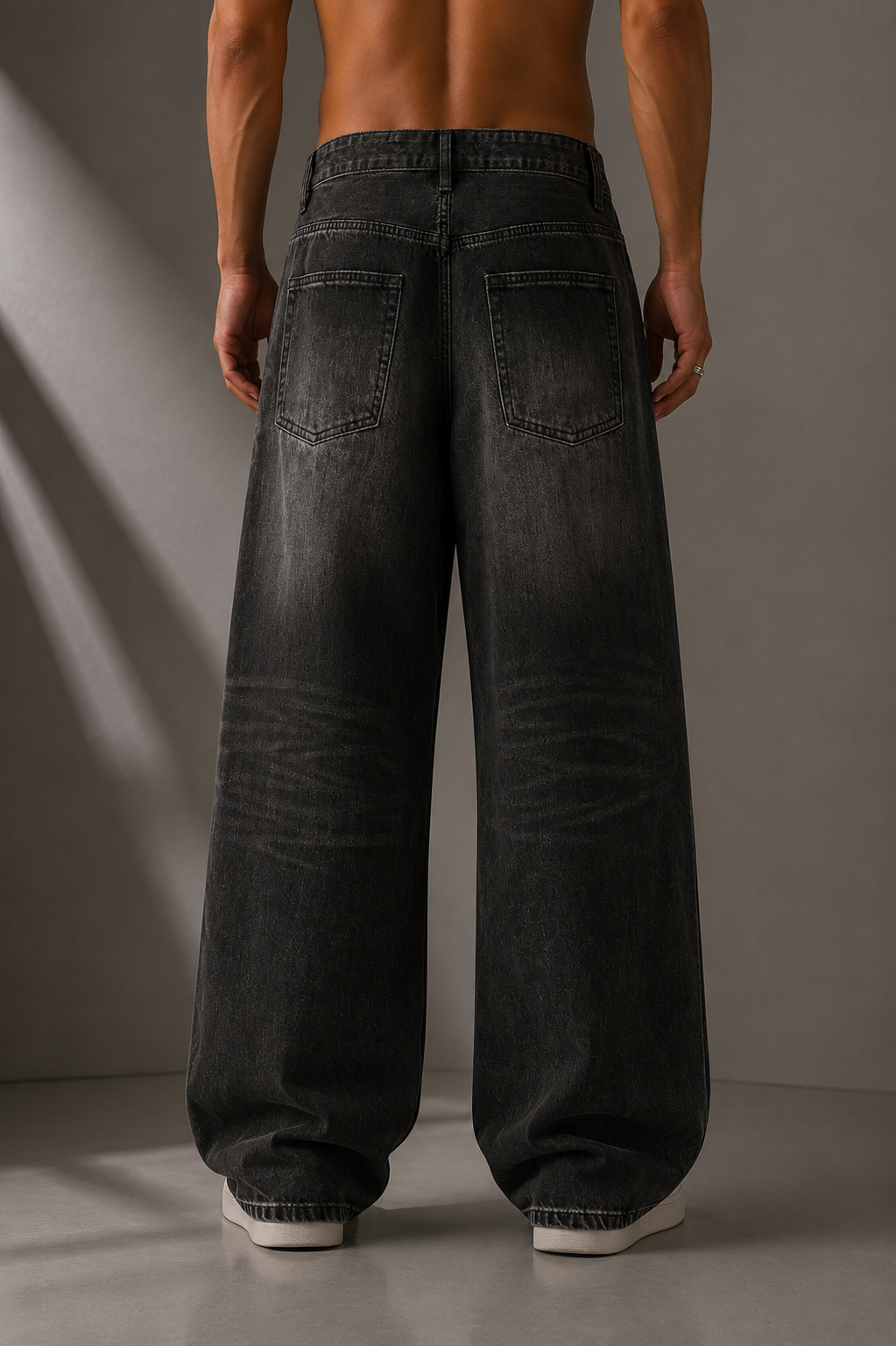 STRUCTURED HEAVYWEIGHT DENIM JEANS